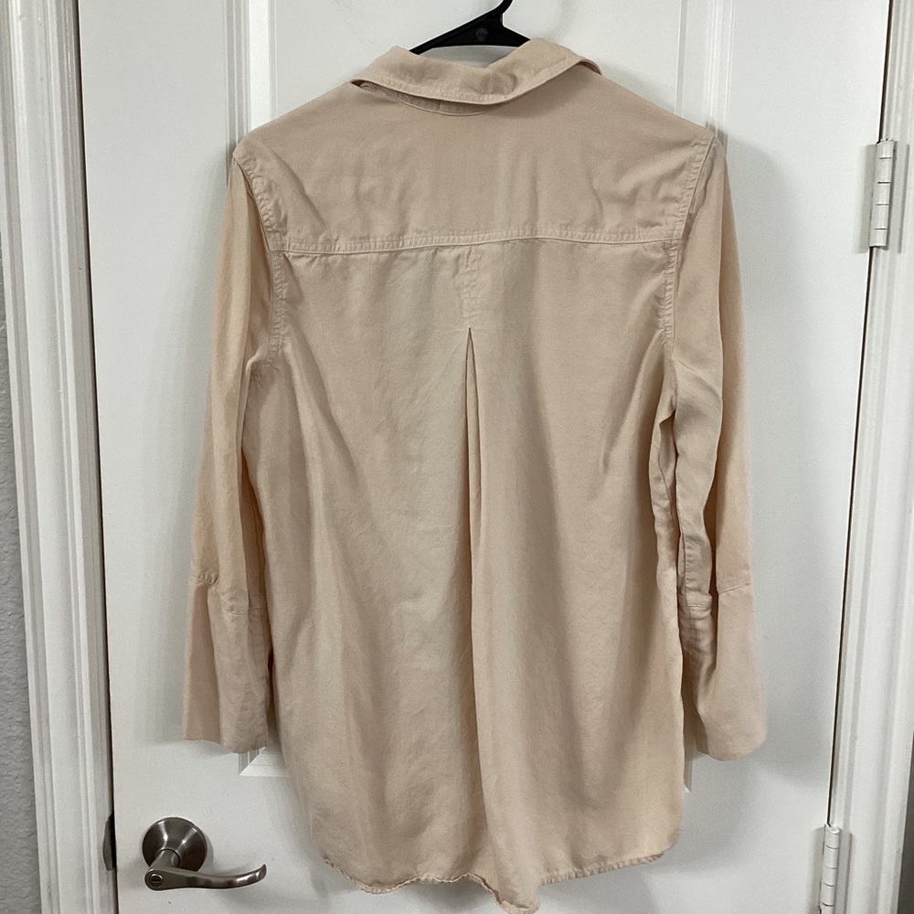 Bella Dahl Split Back Light Tan Collared Shirt - image 3